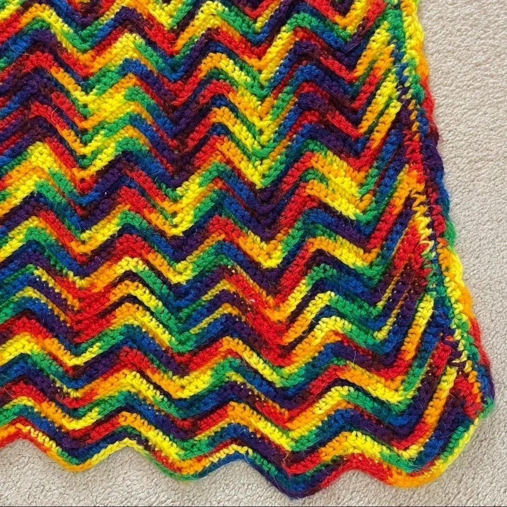 VTG chevron pattern knit rainbow multicolored blanket throw